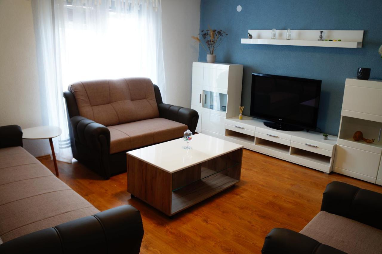 Guest House Lona Golubac Extérieur photo